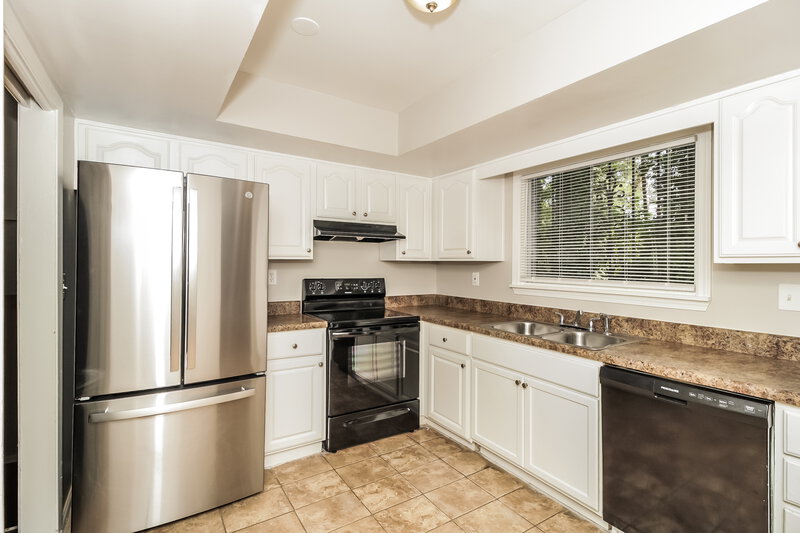 2,285/Mo, 4676 Pueblo Dr SW Atlanta, GA 30331 Kitchen View