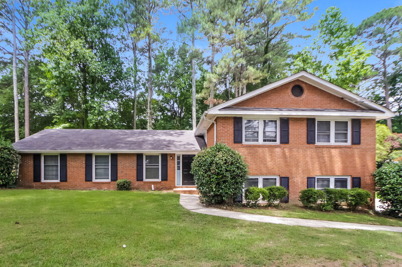 2,000/Mo, 4685 Winthrop Dr Atlanta, GA 30337 External View