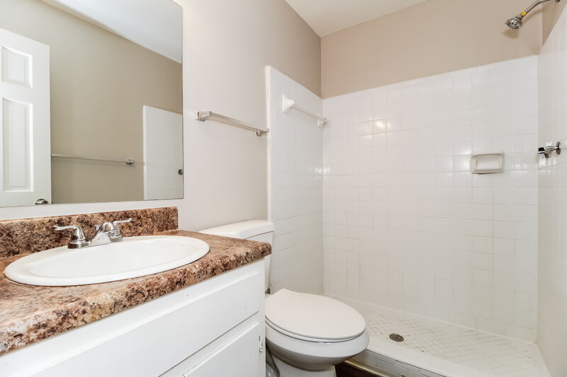 2,000/Mo, 4685 Winthrop Dr Atlanta, GA 30337 Main Bathroom View