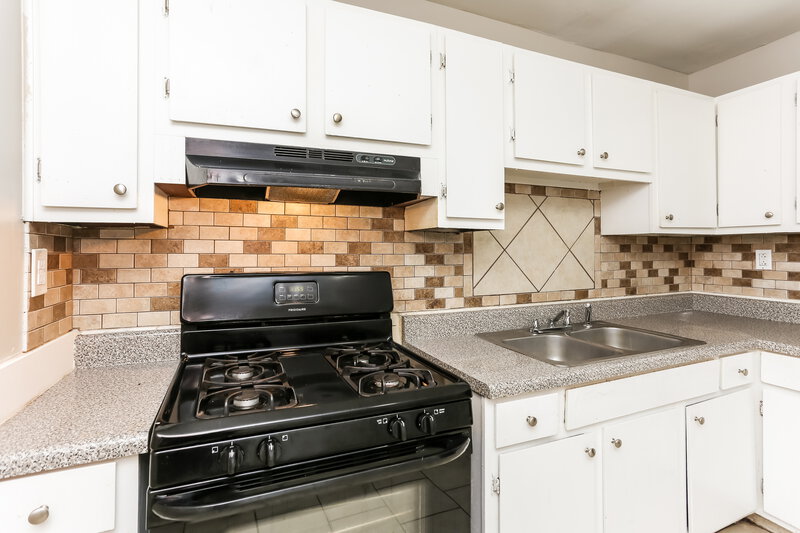 1,520/Mo, 599 Plainville Dr SW Atlanta, GA 30331 Kitchen View 3