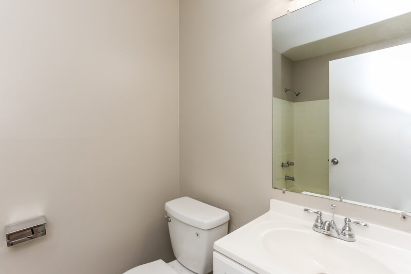 1,520/Mo, 599 Plainville Dr SW Atlanta, GA 30331 Bathroom View