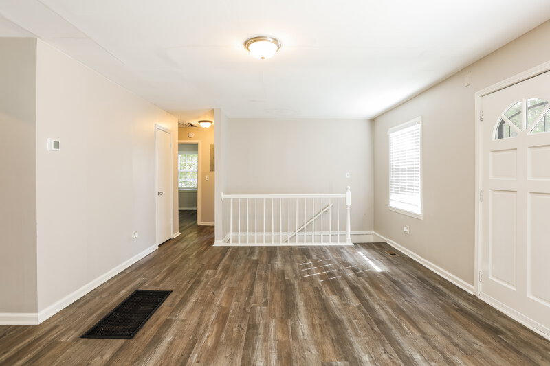 1,800/Mo, 842 Bonneville Ter NW Atlanta, GA 30331 Living Room View 2