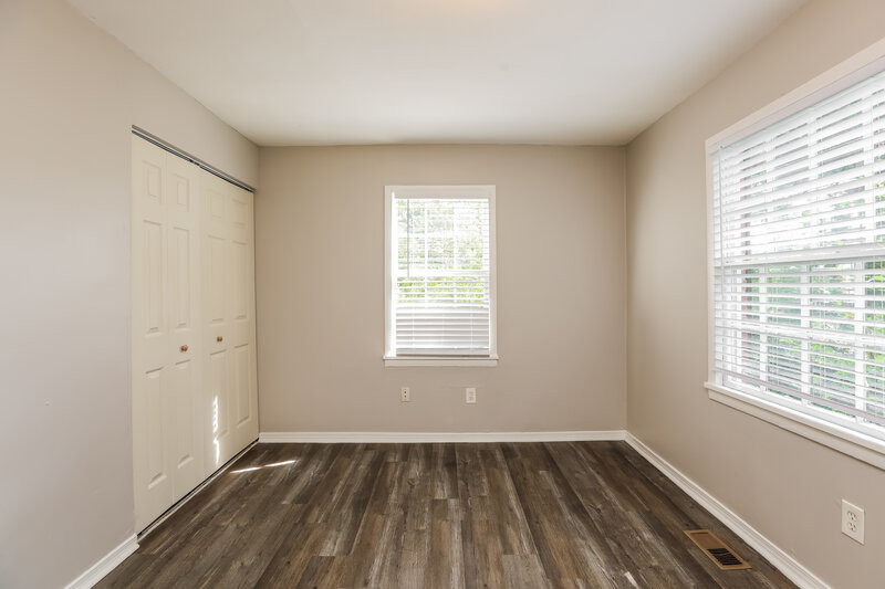 1,800/Mo, 842 Bonneville Ter NW Atlanta, GA 30331 Bedroom View