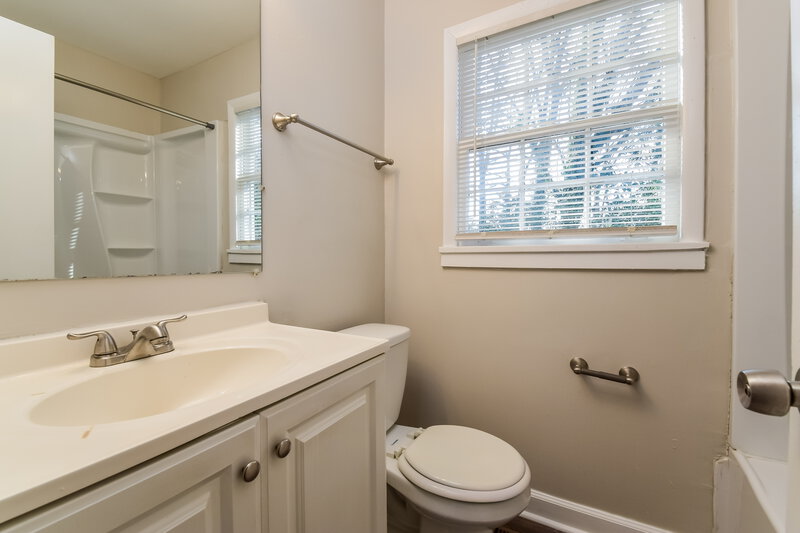 1,855/Mo, 842 Bonneville Ter NW Atlanta, GA 30331 Bathroom View