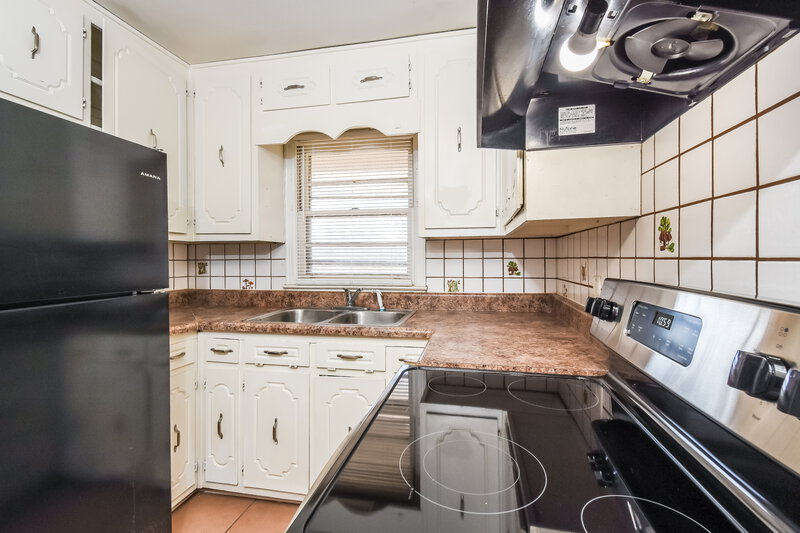 1,840/Mo, 1642 Pine Cir Austell, GA 30168 Kitchen View 2