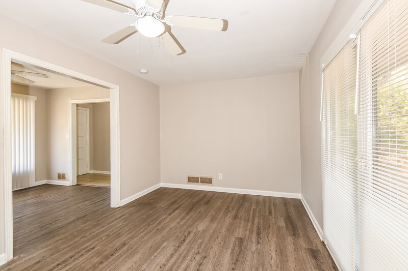 1,840/Mo, 1642 Pine Cir Austell, GA 30168 Family Room View 3