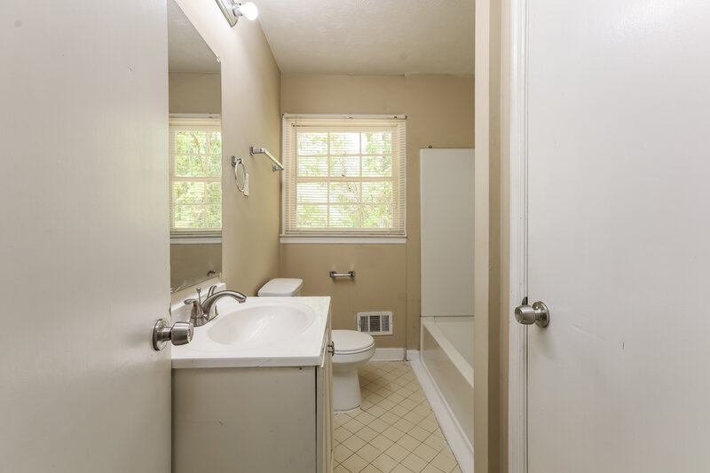 1,875/Mo, 4649 Danna Dr Austell, GA 30106 Main Bathroom View
