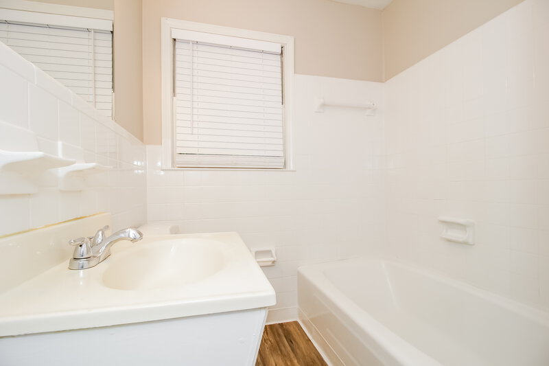1,985/Mo, 6325 Wellington Way Austell, GA 30106 Main Bathroom View