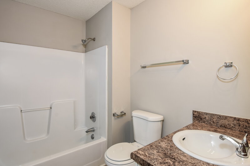 2,460/Mo, 24 Alisha Cir Cartersville, GA 30121 Main Bathroom View