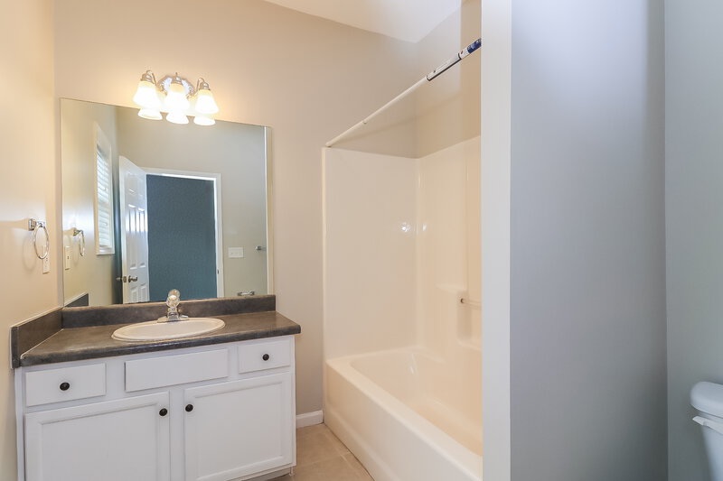 2,780/Mo, 36 Hickory Holw SW Cartersville, GA 30120 Master Bathroom View