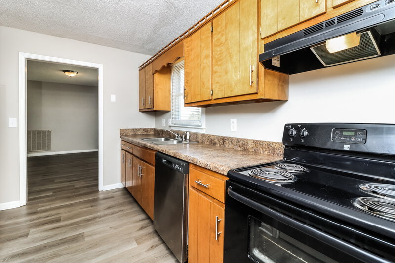 1,490/Mo, 56 Habersham Cir NE Cartersville, GA 30121 Kitchen View 2