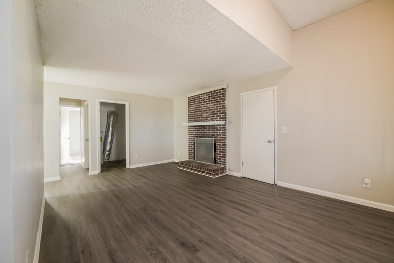 1,655/Mo, 44 Arnold Road Cartersville, GA 30120 Living Room View 2