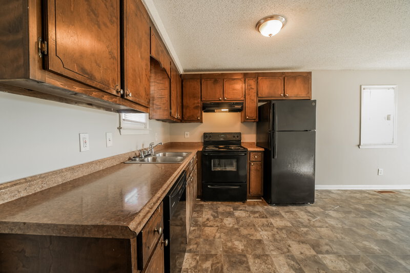 1,655/Mo, 44 Arnold Road Cartersville, GA 30120 Kitchen View