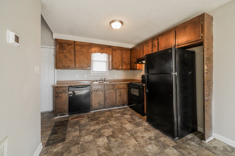 1,655/Mo, 44 Arnold Road Cartersville, GA 30120 Kitchen View 2
