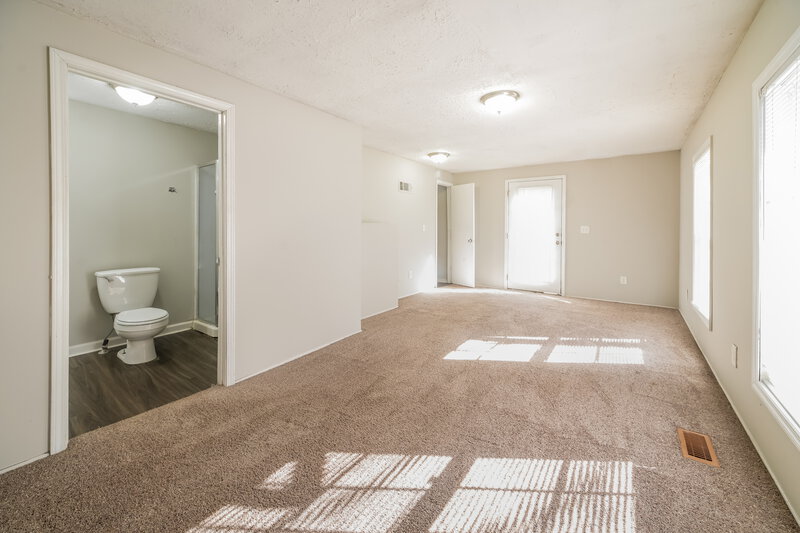 1,655/Mo, 44 Arnold Road Cartersville, GA 30120 Main Bedroom View 2