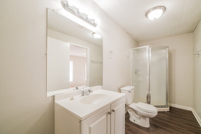 1,655/Mo, 44 Arnold Road Cartersville, GA 30120 Main Bathroom View
