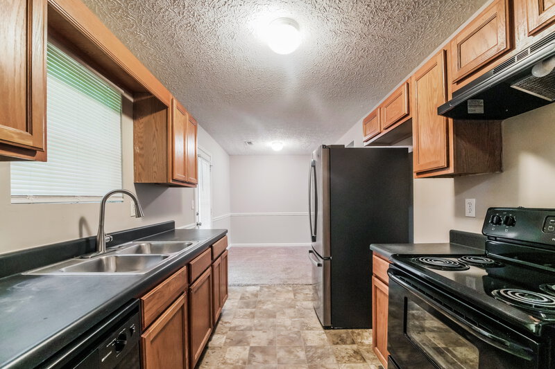 1,800/Mo, 5519 Denny Dr College Park, GA 30349 Misc View 6
