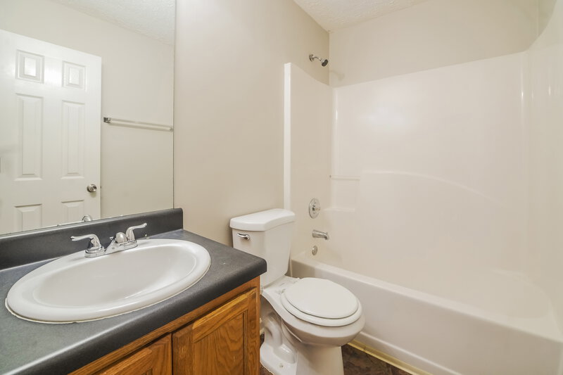 1,800/Mo, 5519 Denny Dr College Park, GA 30349 Misc View 16