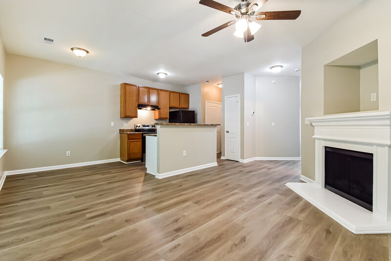 1,815/Mo, 2813 Windsor Forrest Ct College Park, GA 30349 Living Room View 2