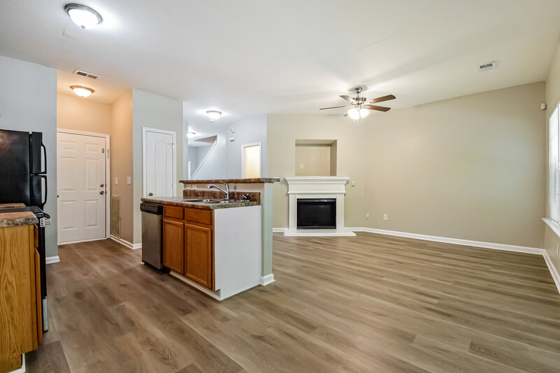 1,815/Mo, 2813 Windsor Forrest Ct College Park, GA 30349 Dining Room View