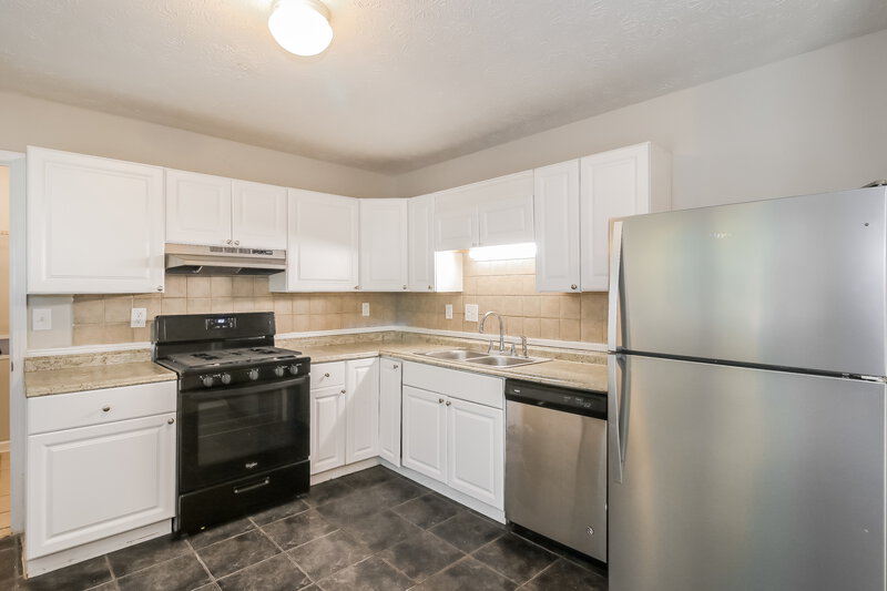 1,800/Mo, 3500 Keels Lane College Park, GA 30349 Kitchen View 2