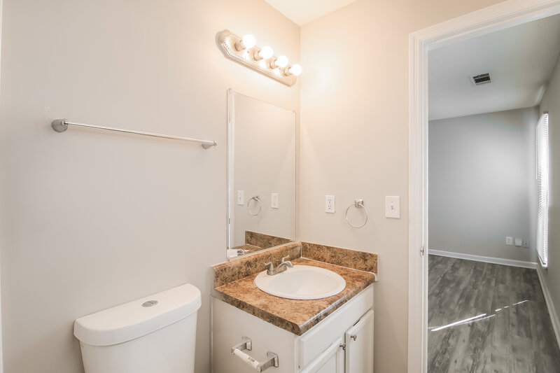 1,800/Mo, 3500 Keels Lane College Park, GA 30349 Bathroom View