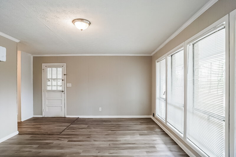 0/Mo, 5235 Koweta Rd College Park, GA 30349 Living Room View 2