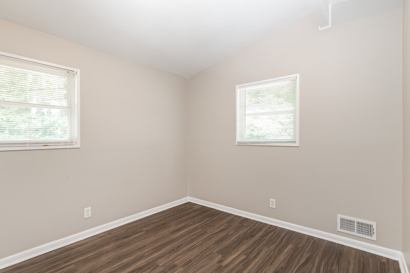 1,670/Mo, 5535 Longmeadow Ln College Park, GA 30349 Bedroom View 3