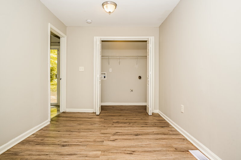 1,595/Mo, 5720 Old Bill Cook Rd College Park, GA 30349 Floorplan View 2