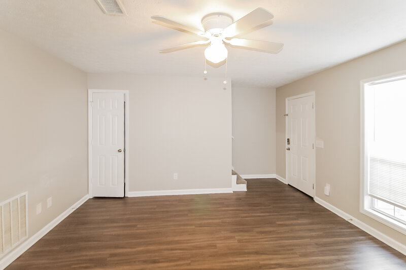 1,350/Mo, 1103 Mccords Cor NW Conyers, GA 30012 Living Room View 2