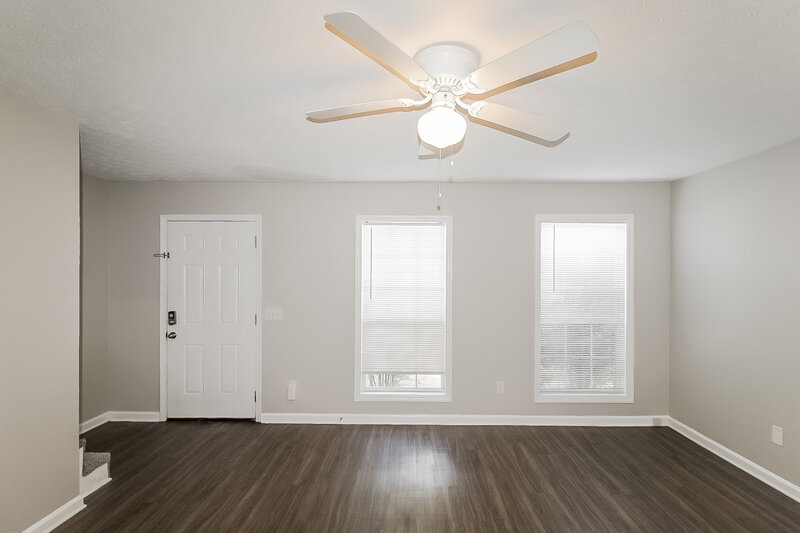 1,350/Mo, 1103 Mccords Cor NW Conyers, GA 30012 Living Room View 3