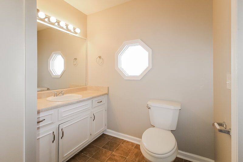 1,350/Mo, 1103 Mccords Cor NW Conyers, GA 30012 Main Bathroom View