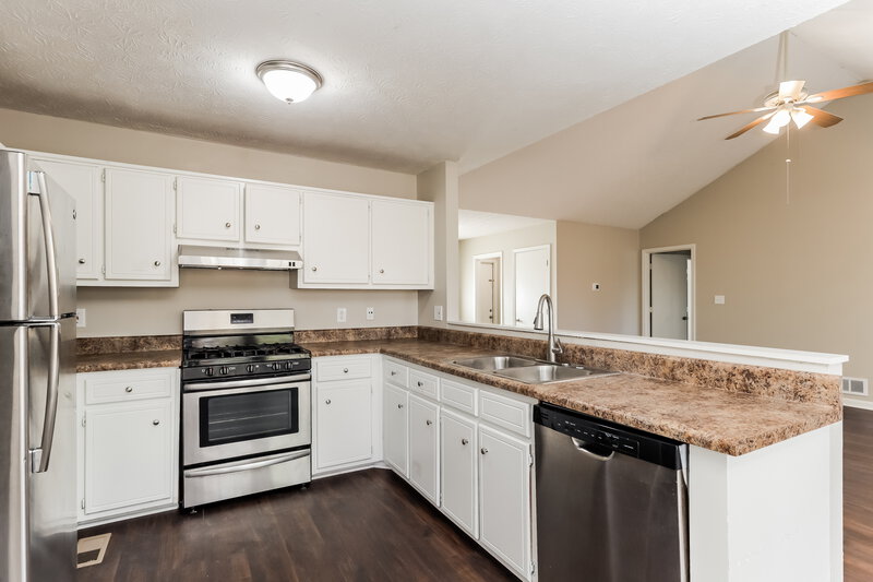 1,975/Mo, 1513 Melody Ridge Court Conyers, GA 30012 Kitchen View