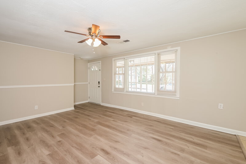 1,410/Mo, 1255 Redmon St Conyers, GA 30012 Living Room View