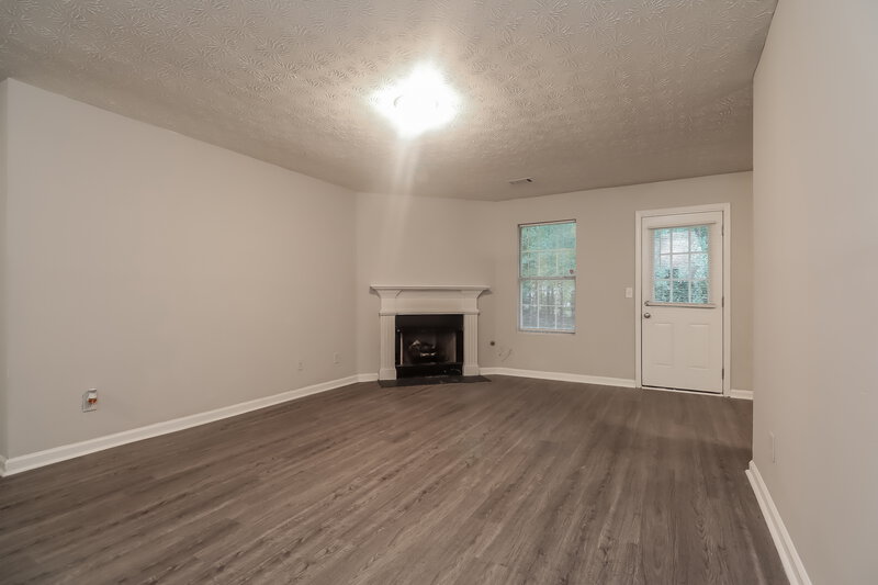 1,700/Mo, 1495 Chelsea Downs Dr NE Conyers, GA 30013 Living Room View 2