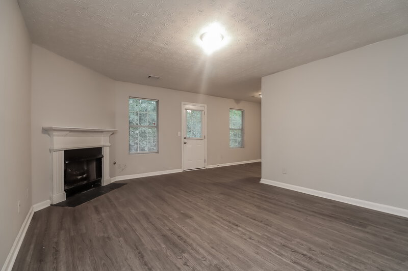 1,700/Mo, 1495 Chelsea Downs Dr NE Conyers, GA 30013 Living Room View 3