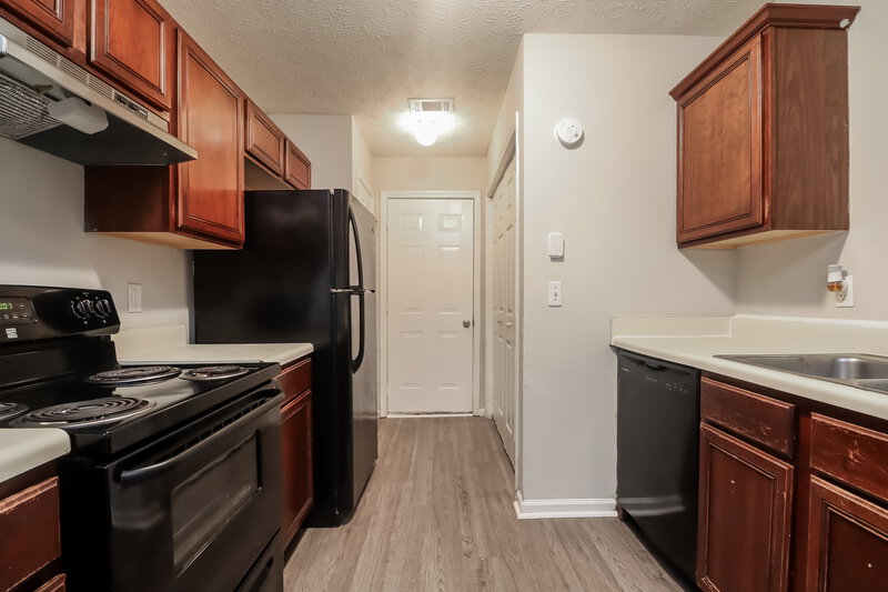 1,700/Mo, 1495 Chelsea Downs Dr NE Conyers, GA 30013 Kitchen View