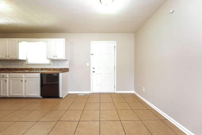 1,755/Mo, 1566 Cherry Hill Rd SW Conyers, GA 30094 Dining Room View