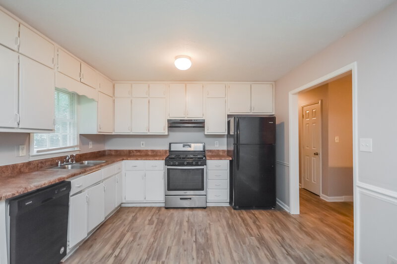 2,830/Mo, 1589 Cherry Hill Ln Conyers, GA 30094 Kitchen View