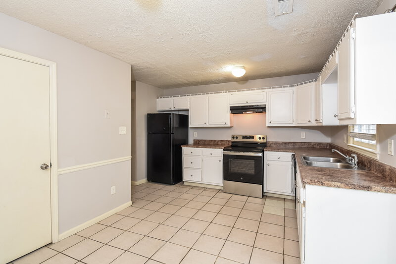 1,495/Mo, 1651 Winchester Way Conyers, GA 30013 Kitchen View 2