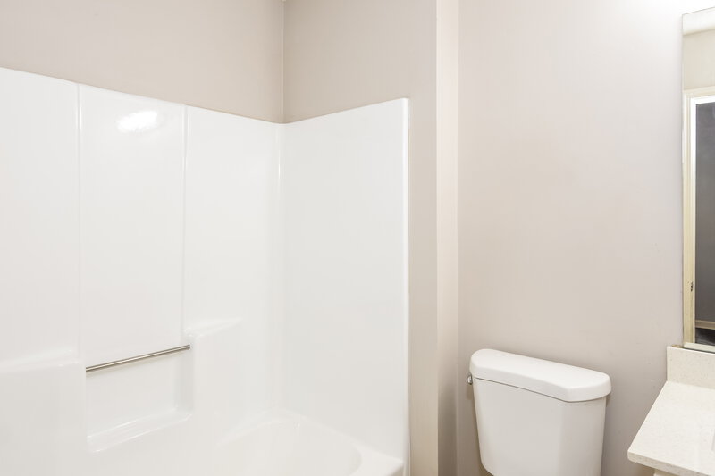 1,495/Mo, 1651 Winchester Way Conyers, GA 30013 Main Bathroom View