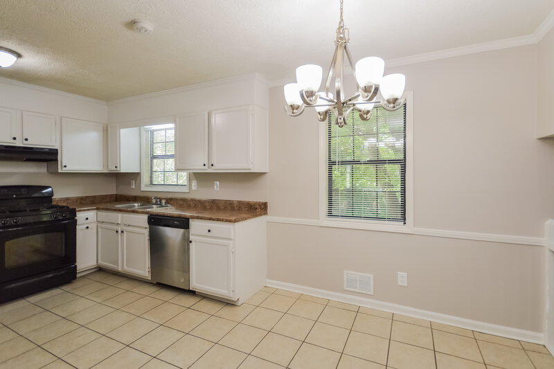 2,015/Mo, 1731 Underwood Dr Conyers, GA 30013 Dining Room View