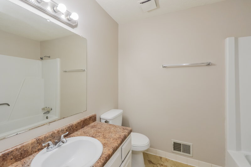 2,015/Mo, 1731 Underwood Dr Conyers, GA 30013 Bathroom View