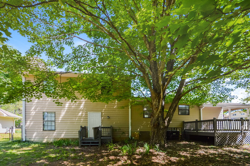 2,015/Mo, 1731 Underwood Dr Conyers, GA 30013 Rear View