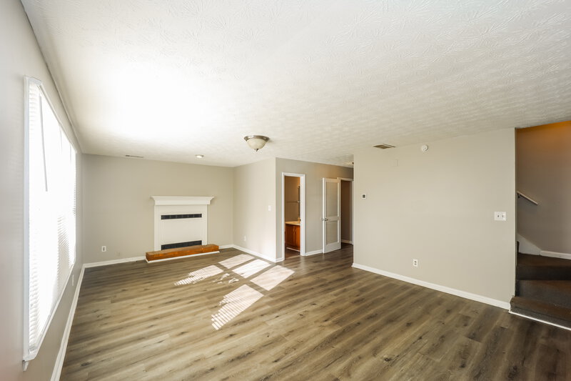 1,395/Mo, 2130 Country Walk Unit A Conyers, GA 30013 Living Room View