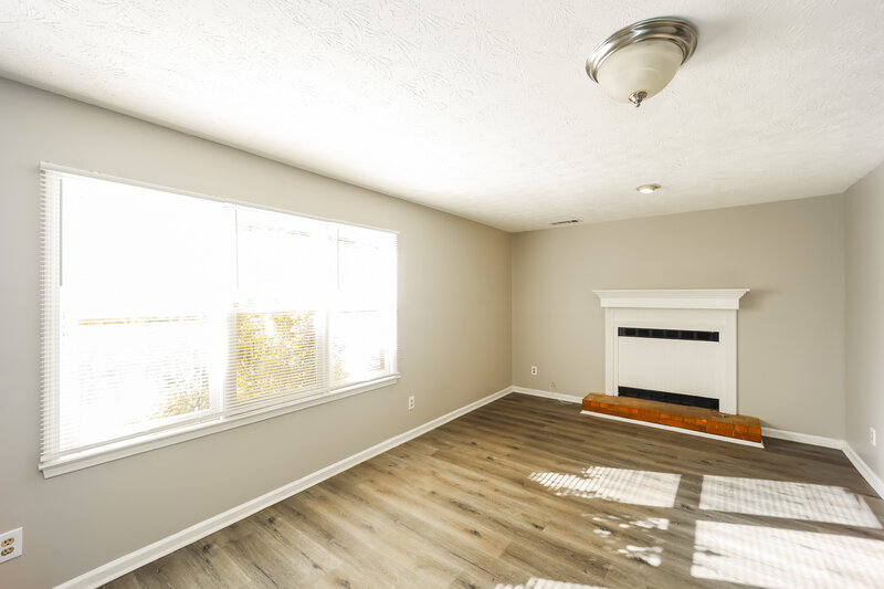 1,395/Mo, 2130 Country Walk Unit A Conyers, GA 30013 Living Room View 2