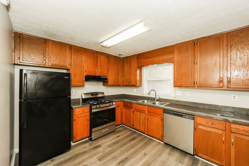 1,395/Mo, 2130 Country Walk Unit A Conyers, GA 30013 Kitchen View