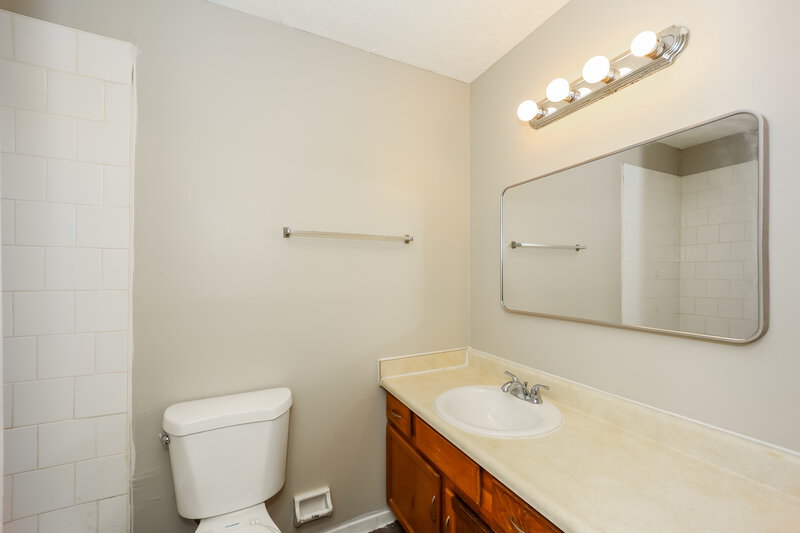 1,395/Mo, 2130 Country Walk Unit A Conyers, GA 30013 Bathroom View