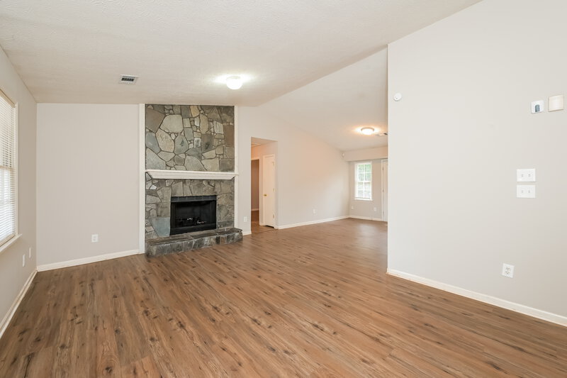 1,670/Mo, 411 Cindy Drive Conyers, GA 30094 Living Room View