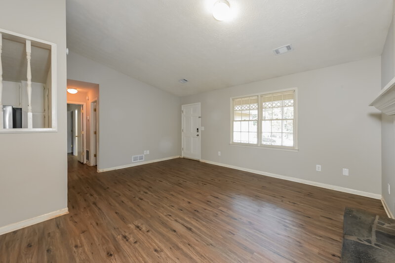 1,670/Mo, 411 Cindy Drive Conyers, GA 30094 Living Room View 2